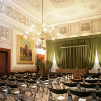 Allestimento con sedie a platea